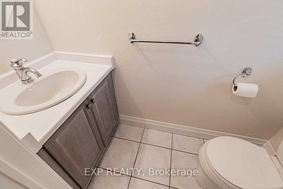 37 Shaftesbury Avenue, Toronto, Ontario  M4T 3B3 - Photo 9 - C12567050