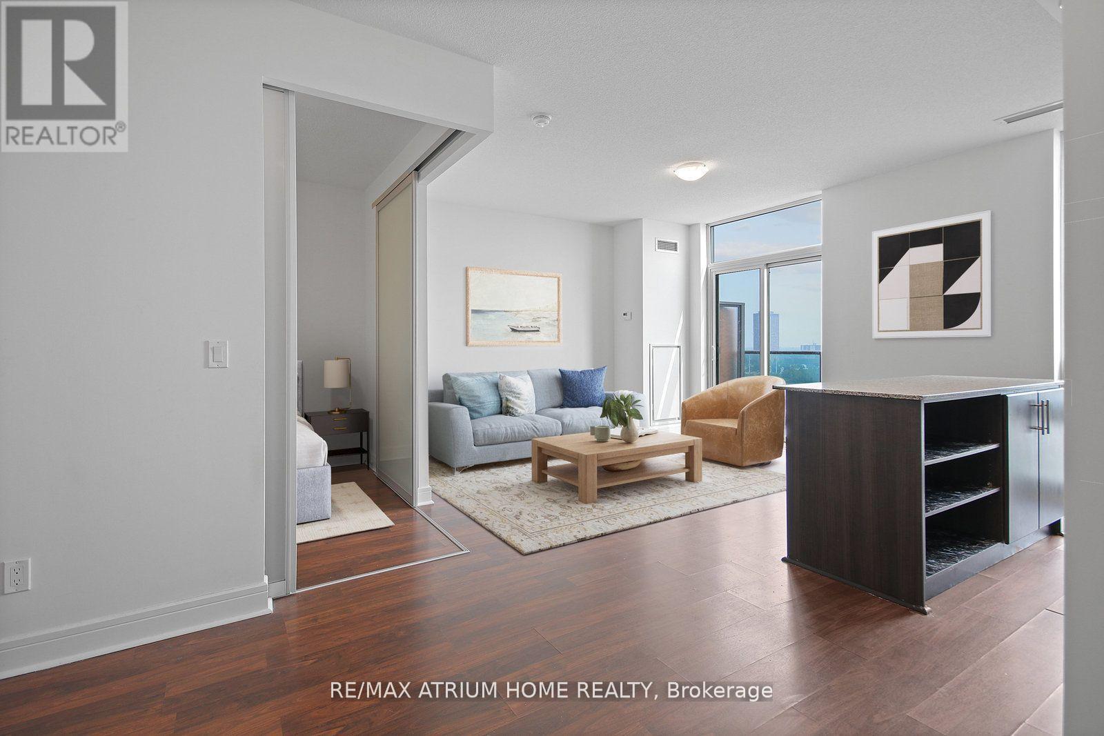 Ph09 - 35 Brian Peck Crescent, Toronto, Ontario  M4G 0A5 - Photo 3 - C12567076