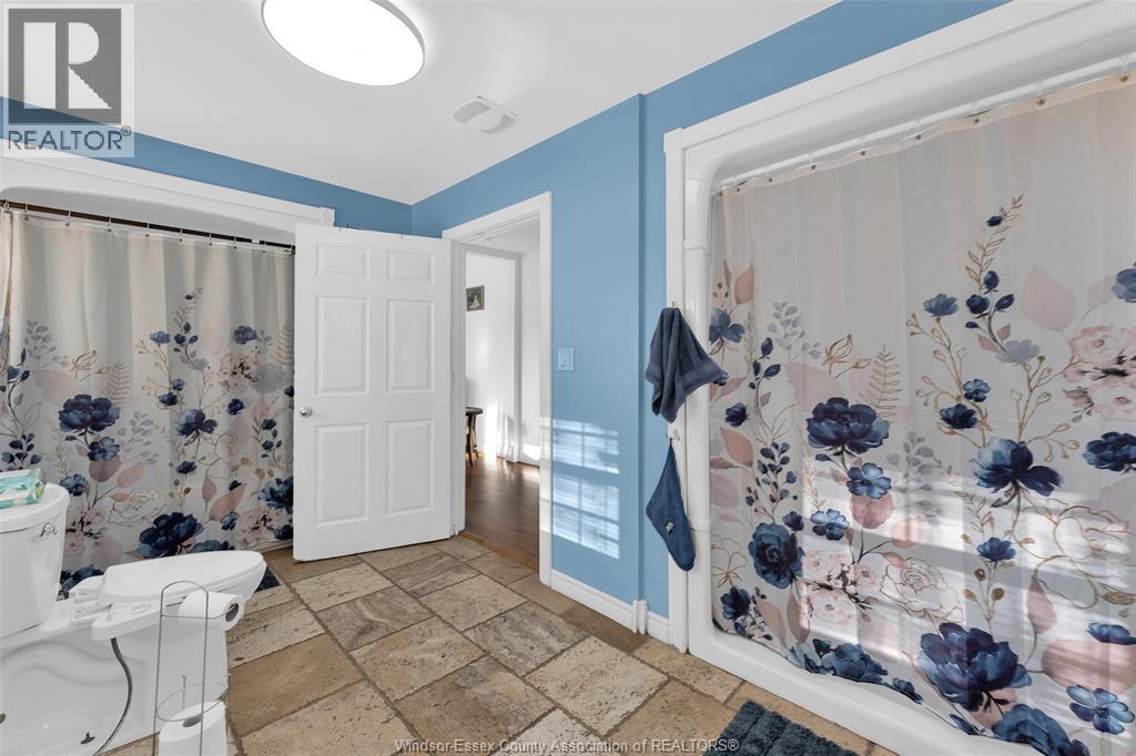 329 Superior Street, Lasalle, Ontario N9J 1H7 - Photo 17 - 25029338