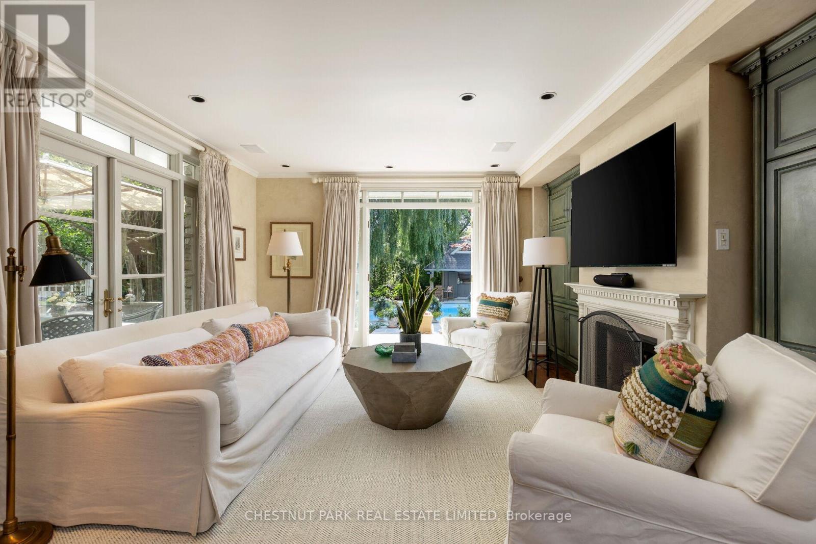 69 Otter Crescent, Toronto, Ontario  M5N 2W7 - Photo 8 - C12466900