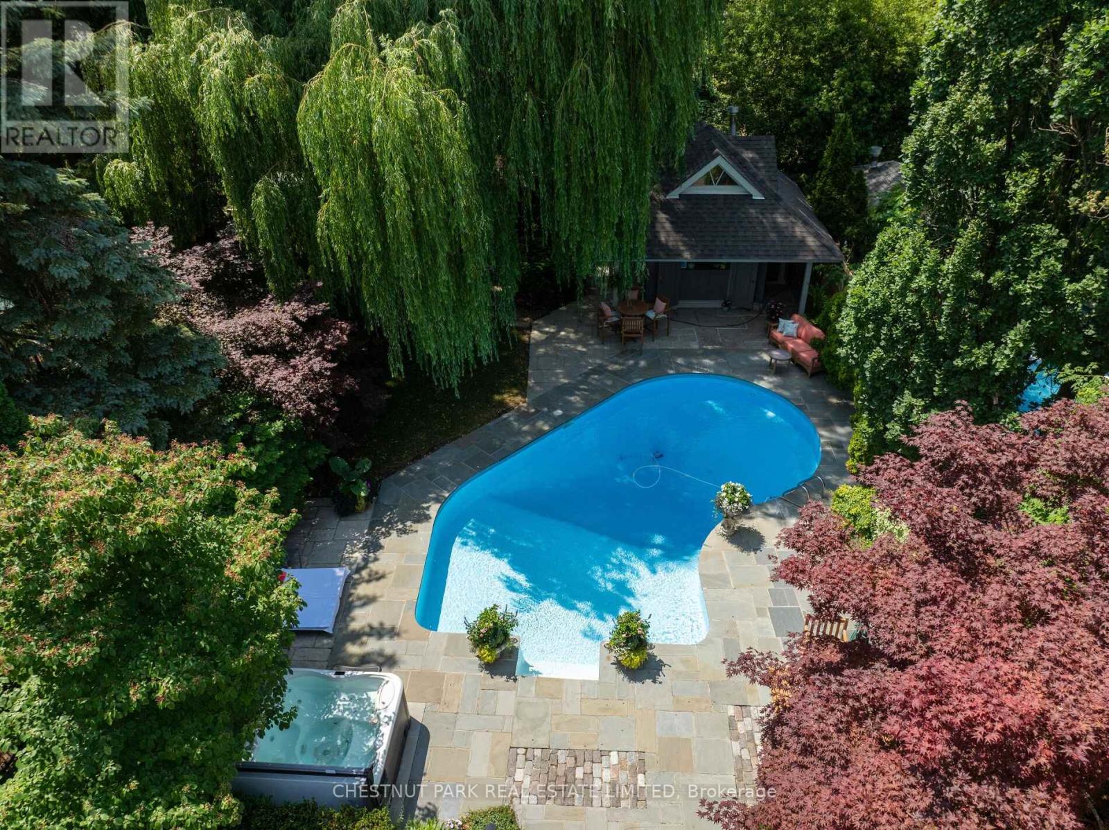 69 Otter Crescent, Toronto, Ontario  M5N 2W7 - Photo 4 - C12466900