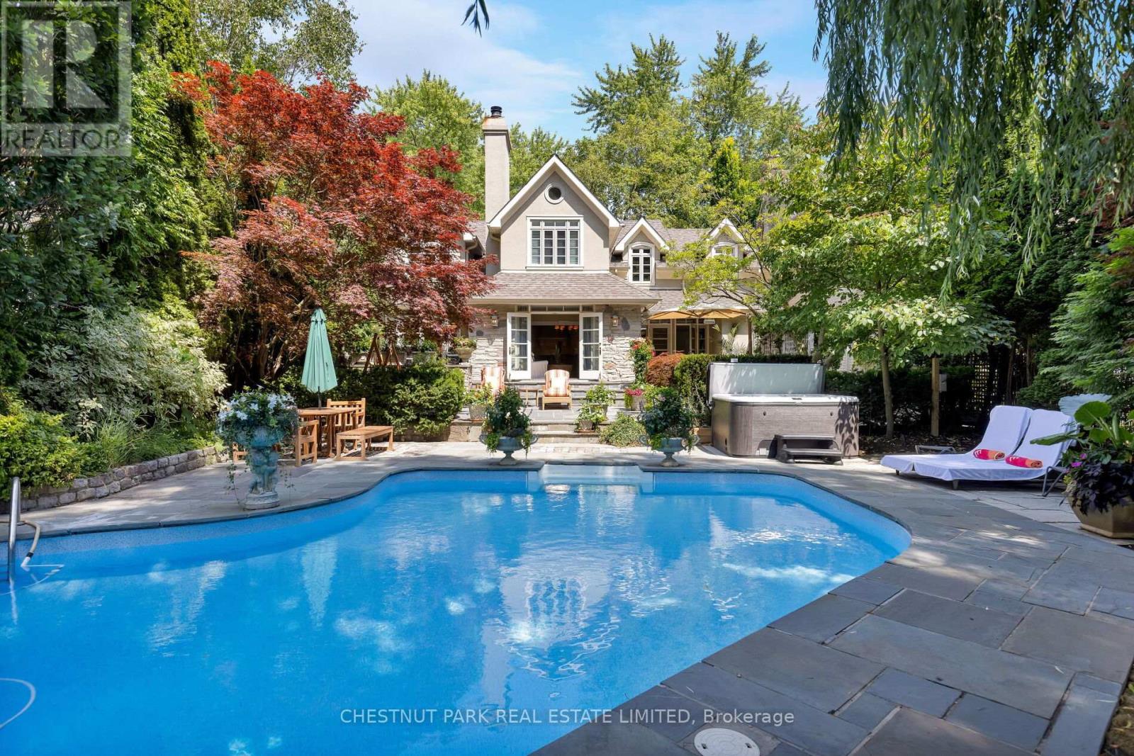 69 Otter Crescent, Toronto, Ontario  M5N 2W7 - Photo 3 - C12466900