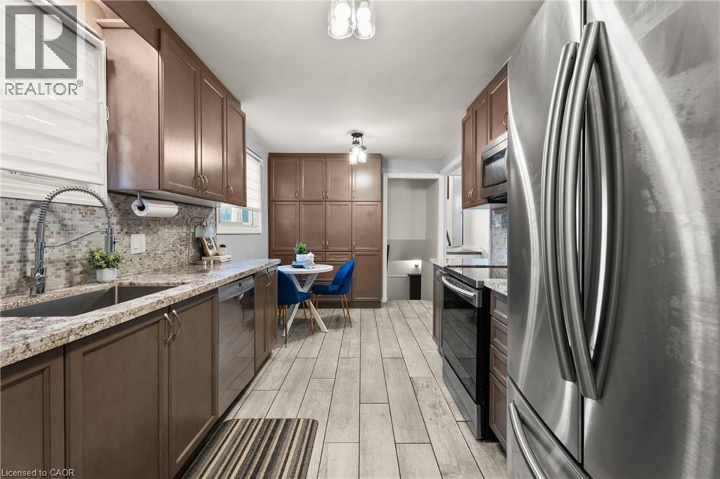 215 Berkindale Drive, Hamilton, Ontario  L8E 2R6 - Photo 2 - 40789748