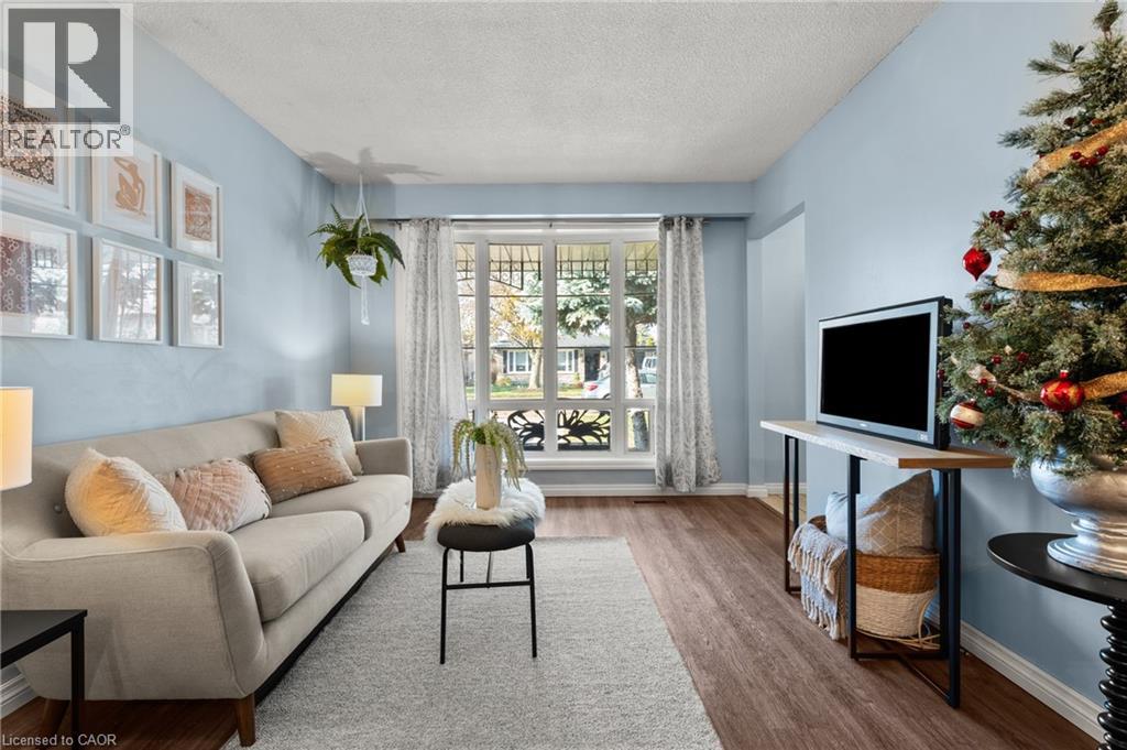 215 Berkindale Drive, Hamilton, Ontario  L8E 2R6 - Photo 4 - 40789748