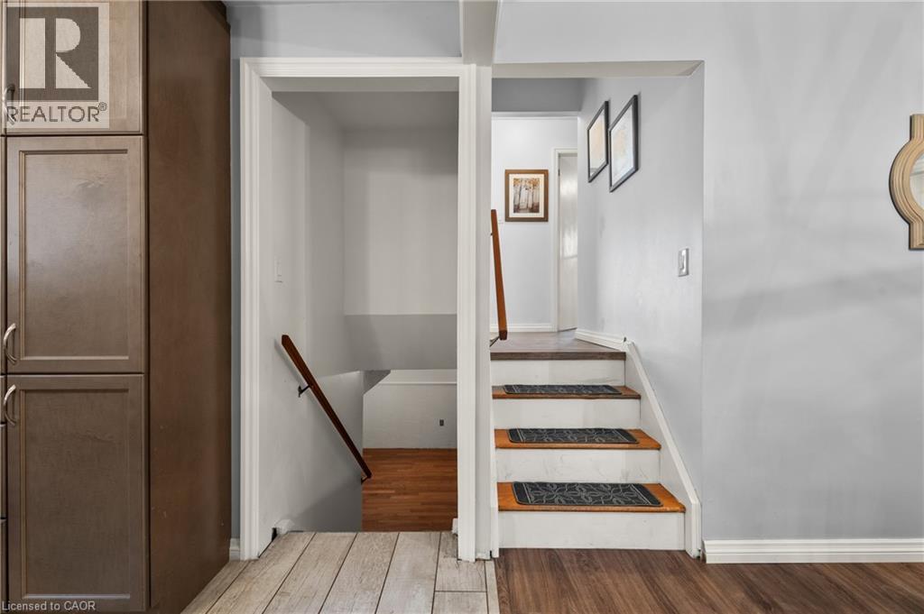 215 Berkindale Drive, Hamilton, Ontario  L8E 2R6 - Photo 6 - 40789748