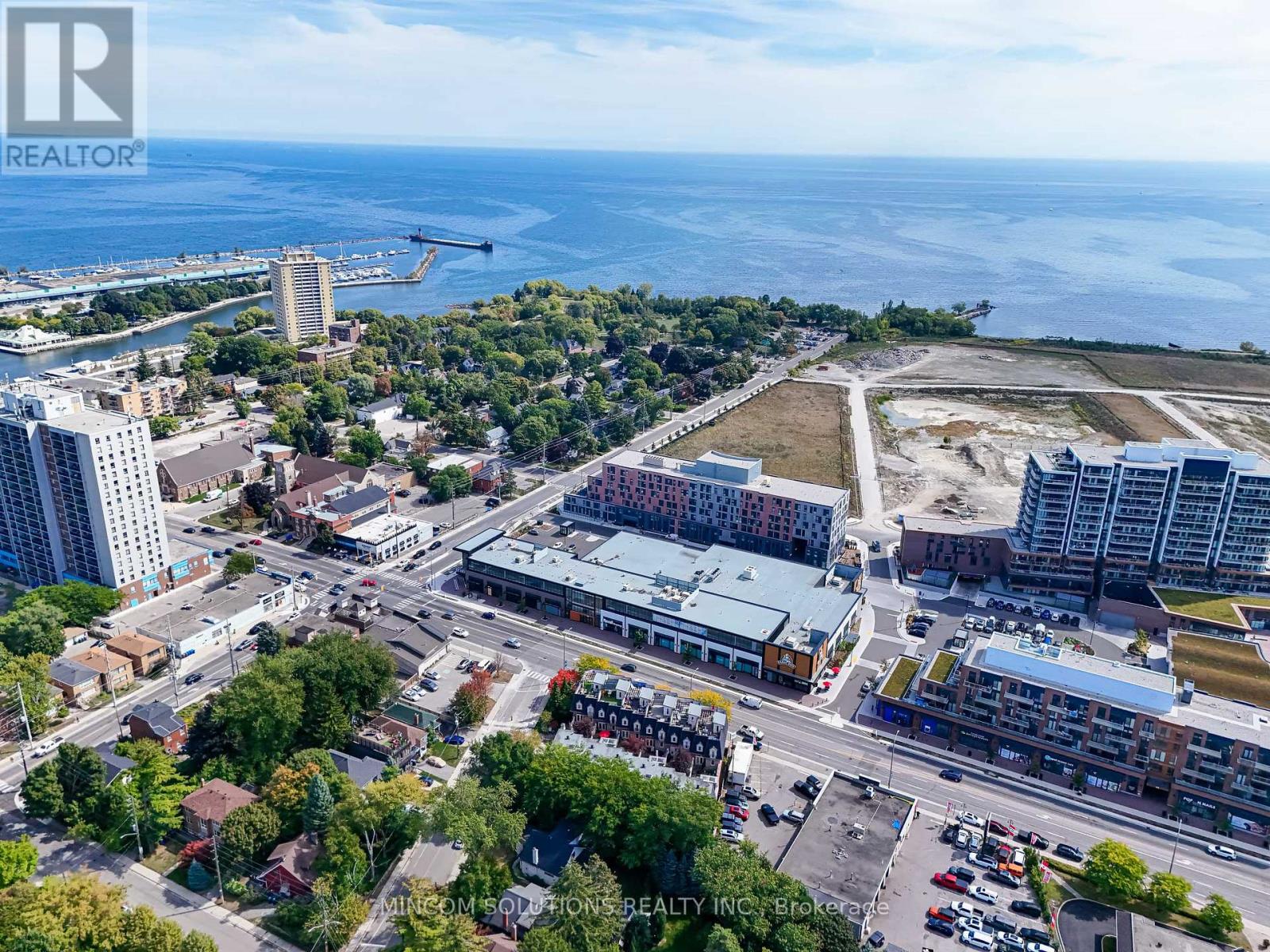 194 Lakeshore Road W, Mississauga, Ontario  L5H 1G6 - Photo 26 - W12420611