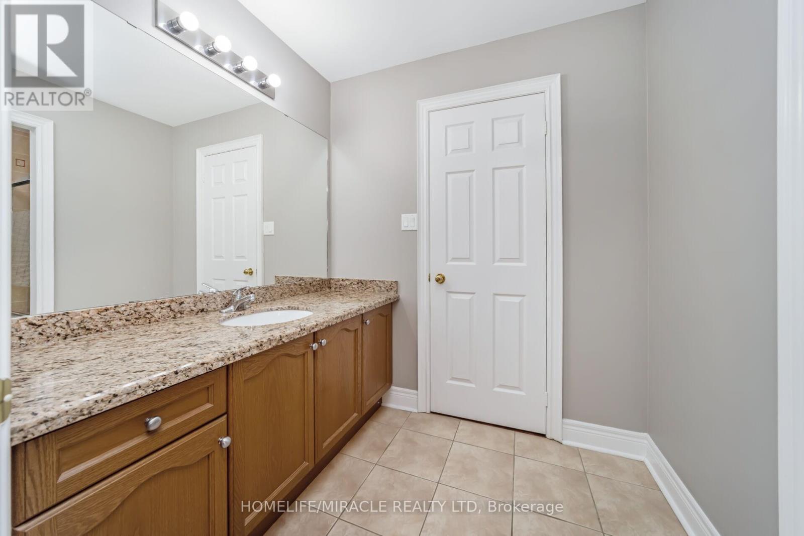 32 Xavier Court, Brampton, Ontario  L6Y 5S1 - Photo 36 - W12566988