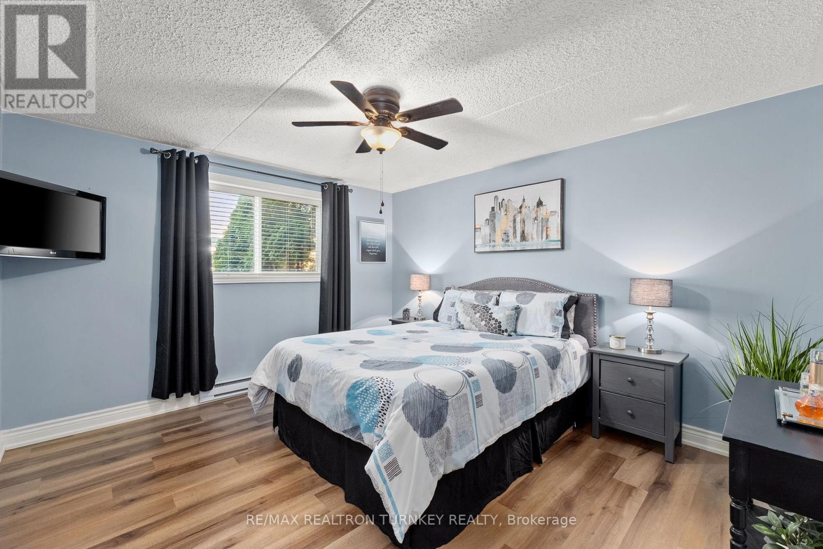 102 - 74 The Queensway S, Georgina, Ontario  L4P 1Z3 - Photo 11 - N12567084