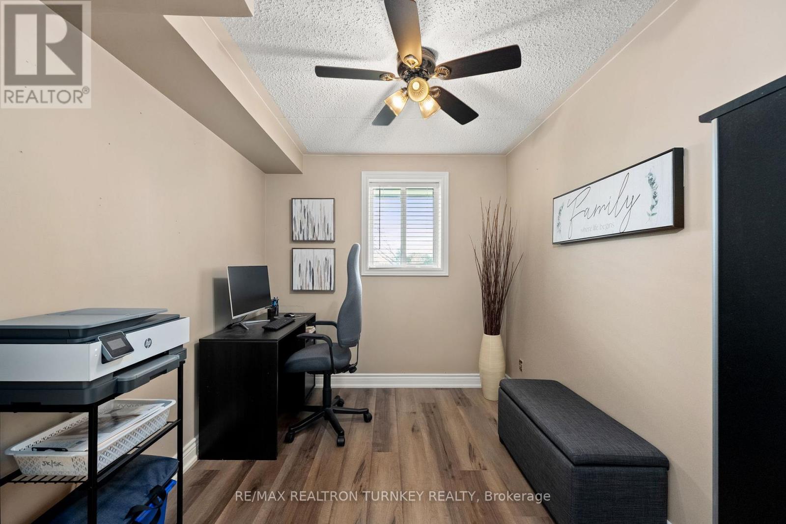 102 - 74 The Queensway S, Georgina, Ontario  L4P 1Z3 - Photo 15 - N12567084