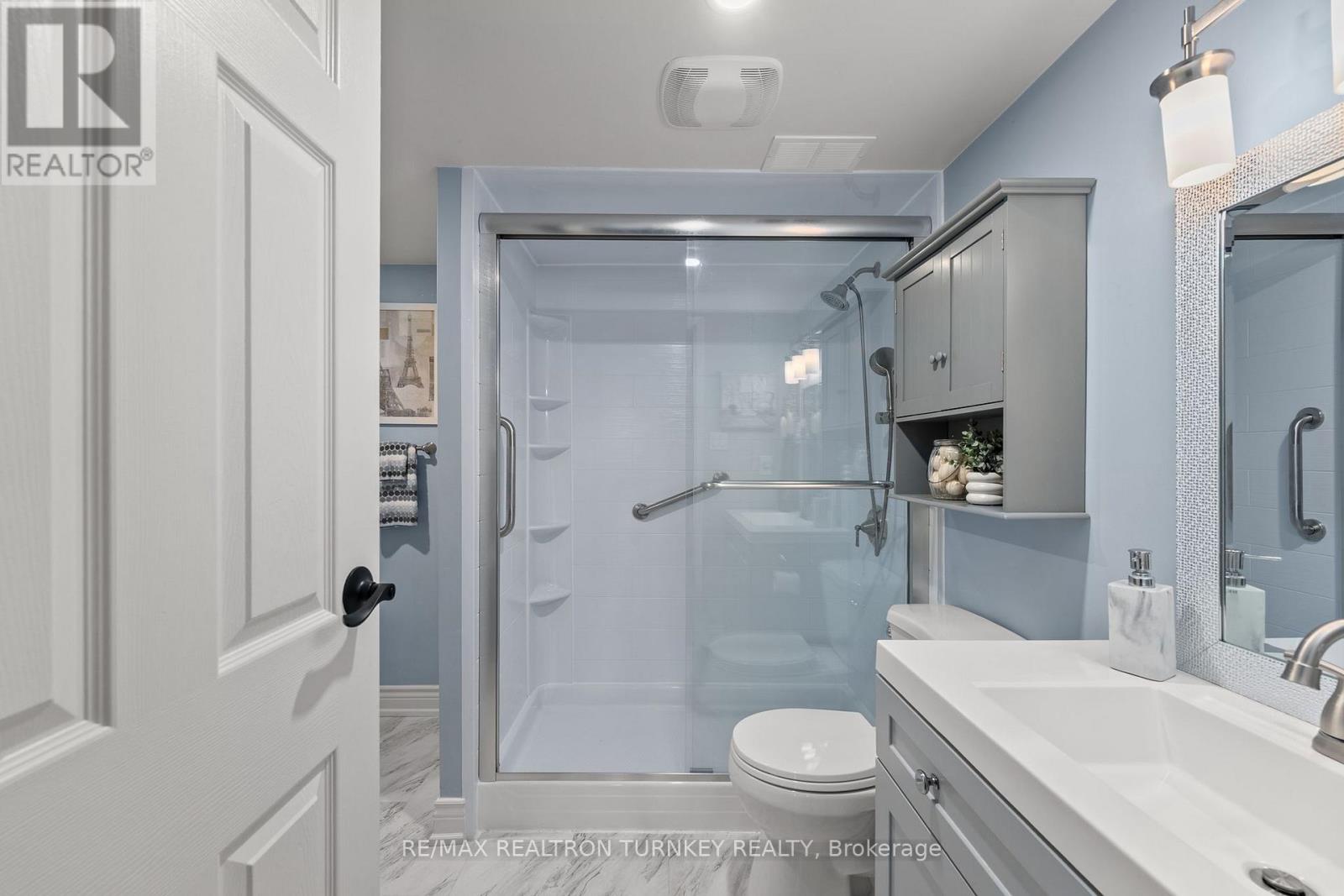 102 - 74 The Queensway S, Georgina, Ontario  L4P 1Z3 - Photo 17 - N12567084