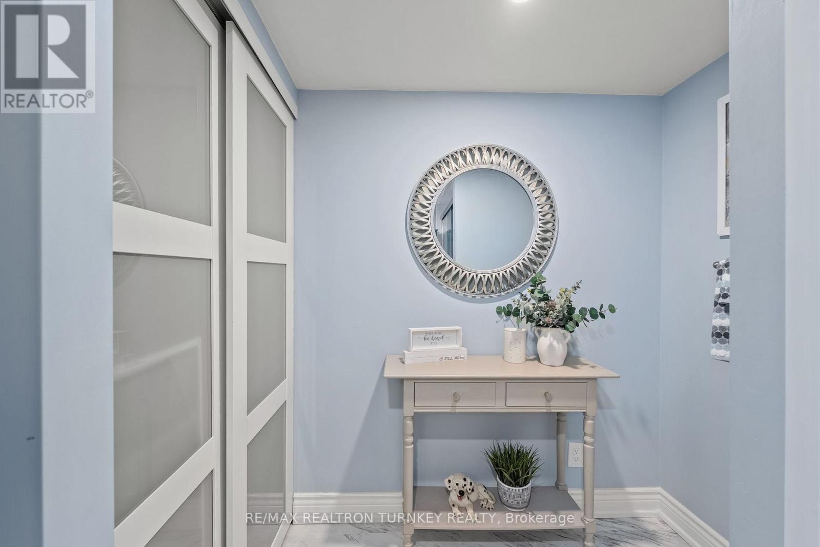 102 - 74 The Queensway S, Georgina, Ontario  L4P 1Z3 - Photo 18 - N12567084