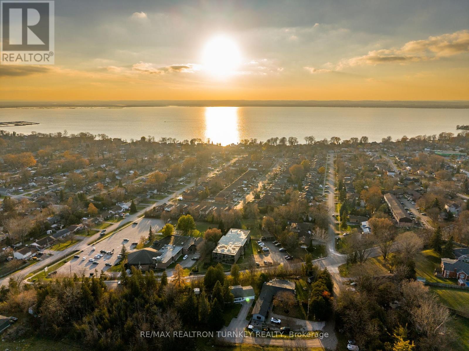 102 - 74 The Queensway S, Georgina, Ontario  L4P 1Z3 - Photo 26 - N12567084