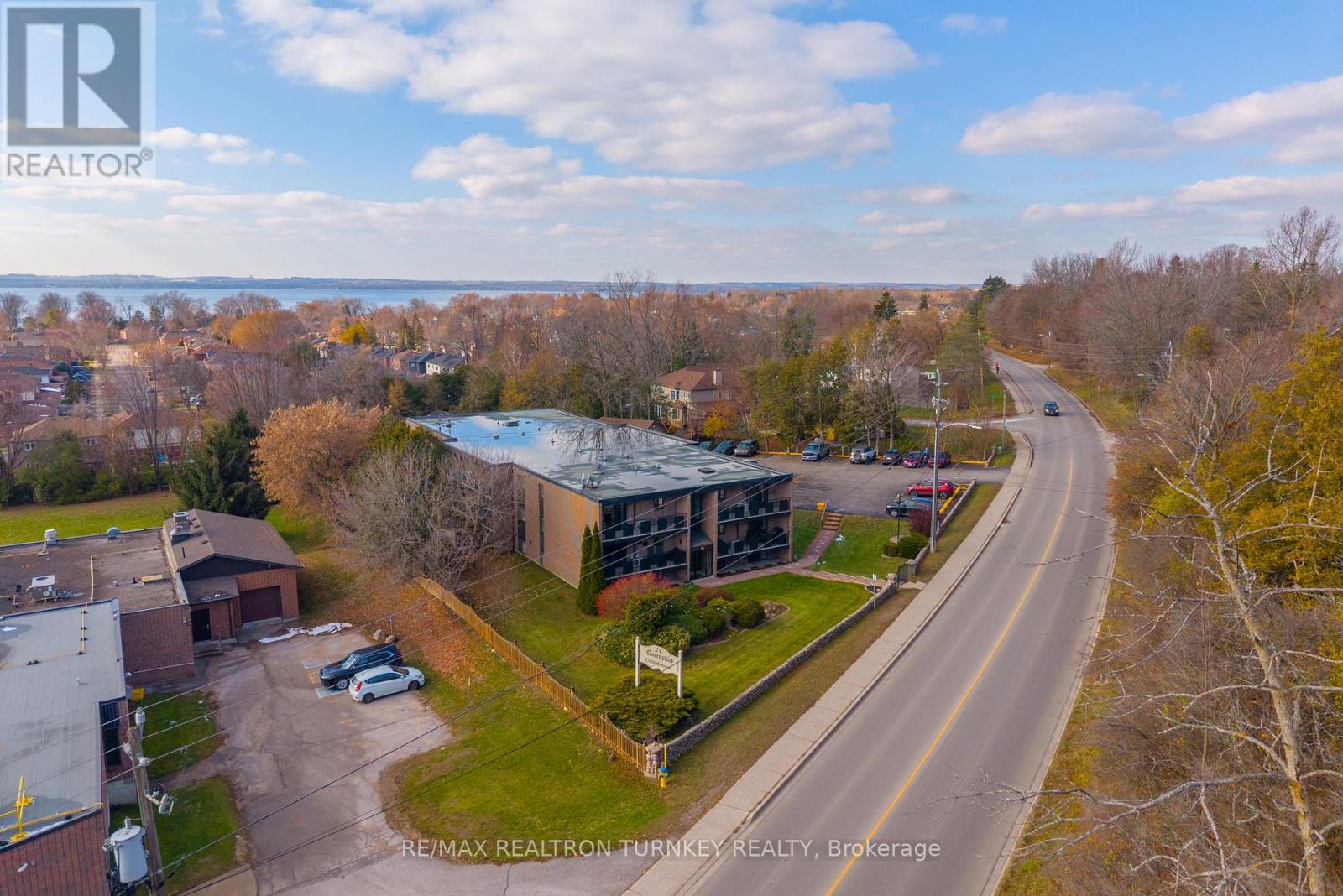 102 - 74 The Queensway S, Georgina, Ontario  L4P 1Z3 - Photo 27 - N12567084