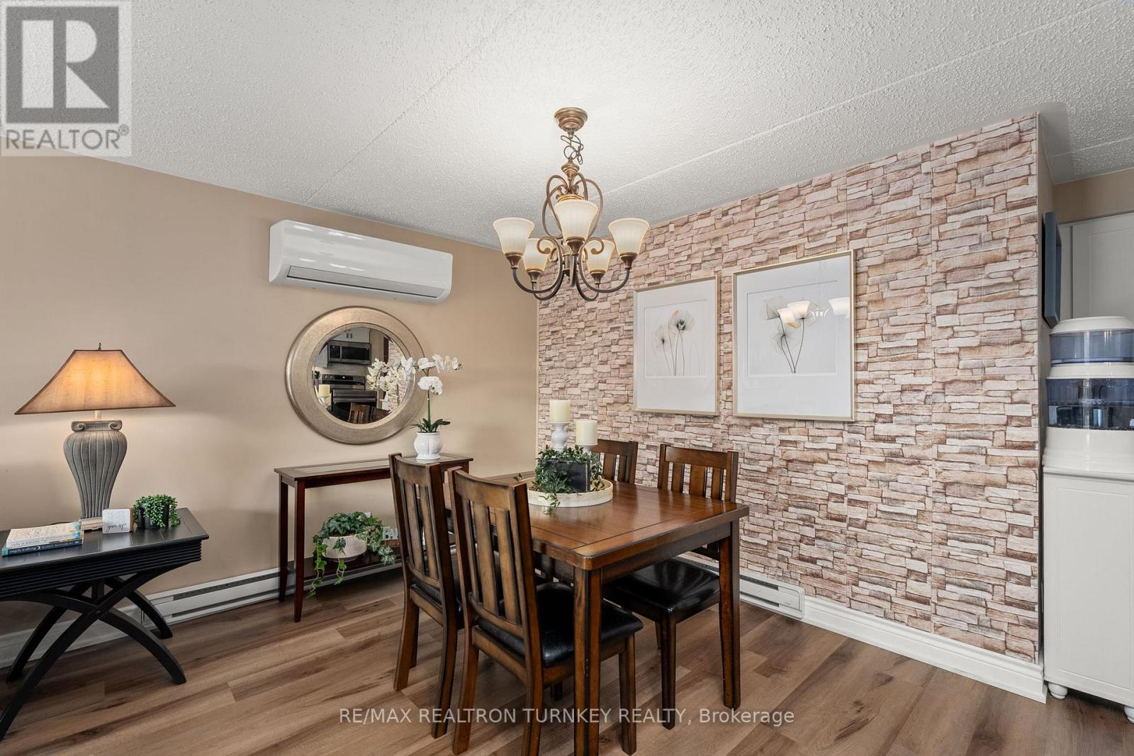 102 - 74 The Queensway S, Georgina, Ontario  L4P 1Z3 - Photo 7 - N12567084