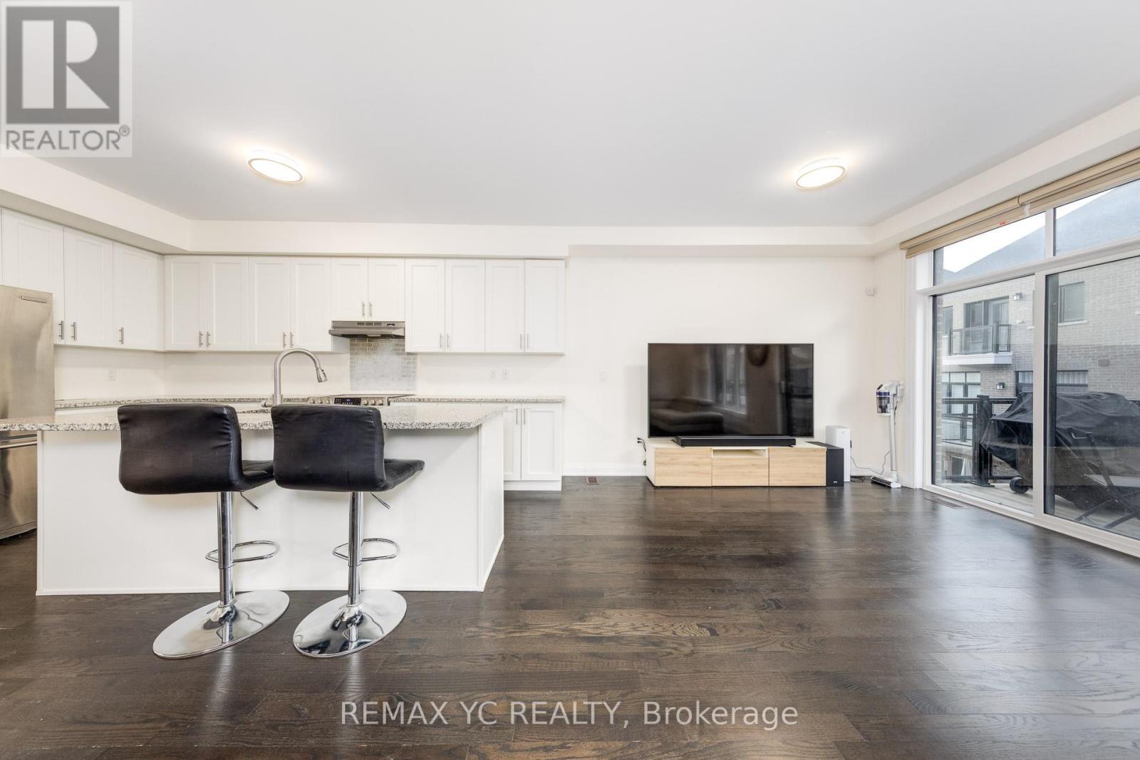 33 Duncombe Lane, Richmond Hill, Ontario  L4C 1C2 - Photo 16 - N12567088