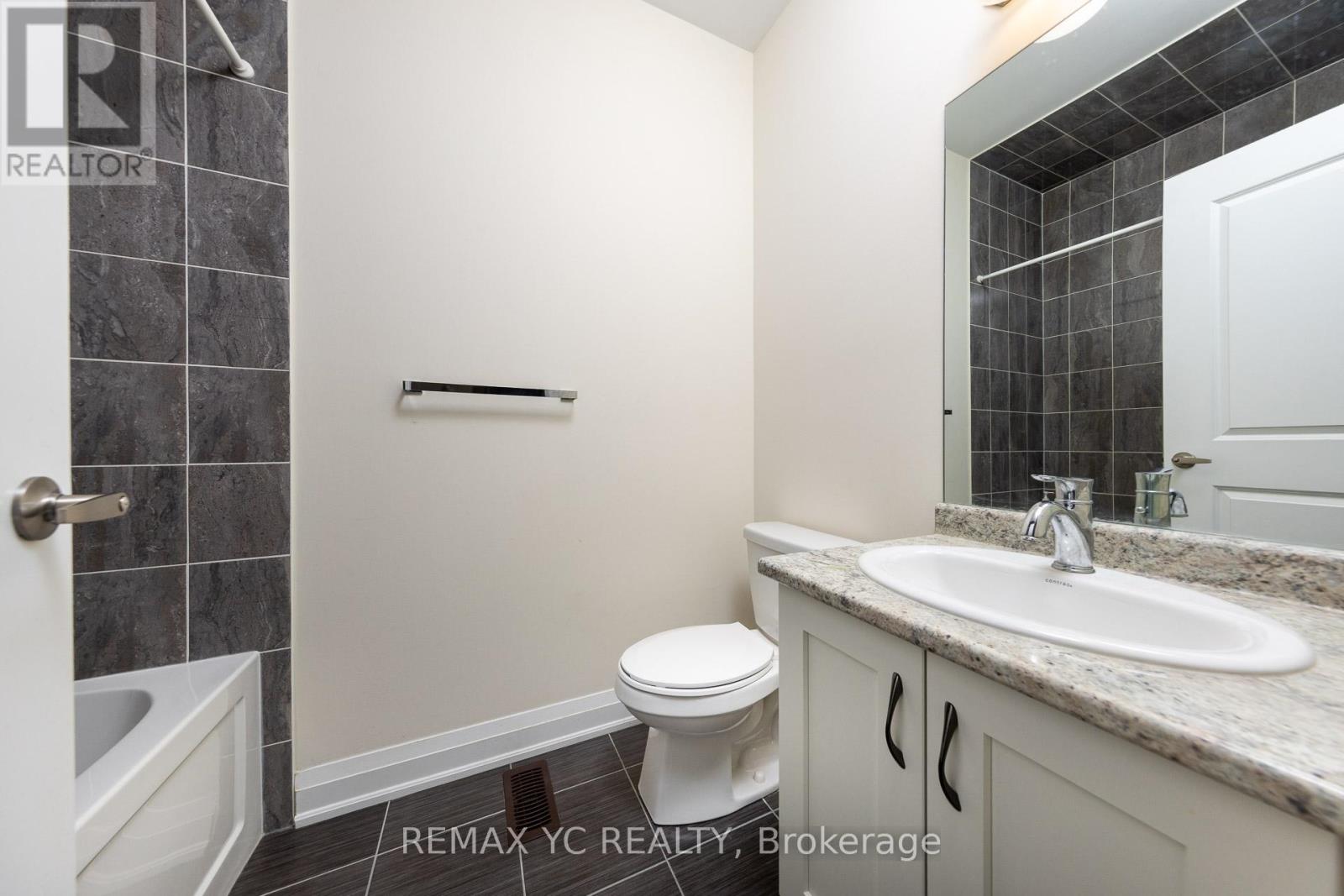 33 Duncombe Lane, Richmond Hill, Ontario  L4C 1C2 - Photo 27 - N12567088