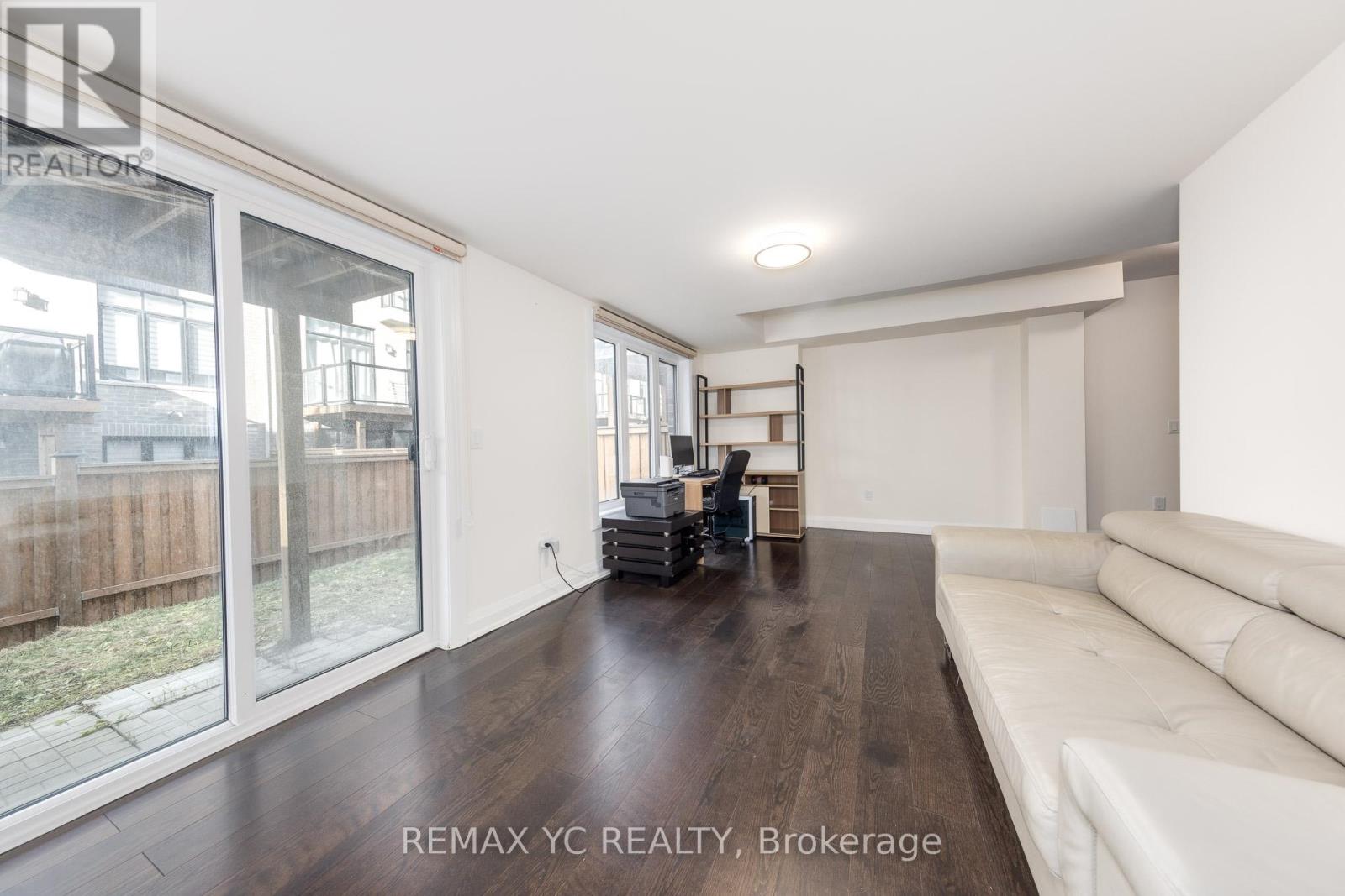 33 Duncombe Lane, Richmond Hill, Ontario  L4C 1C2 - Photo 34 - N12567088