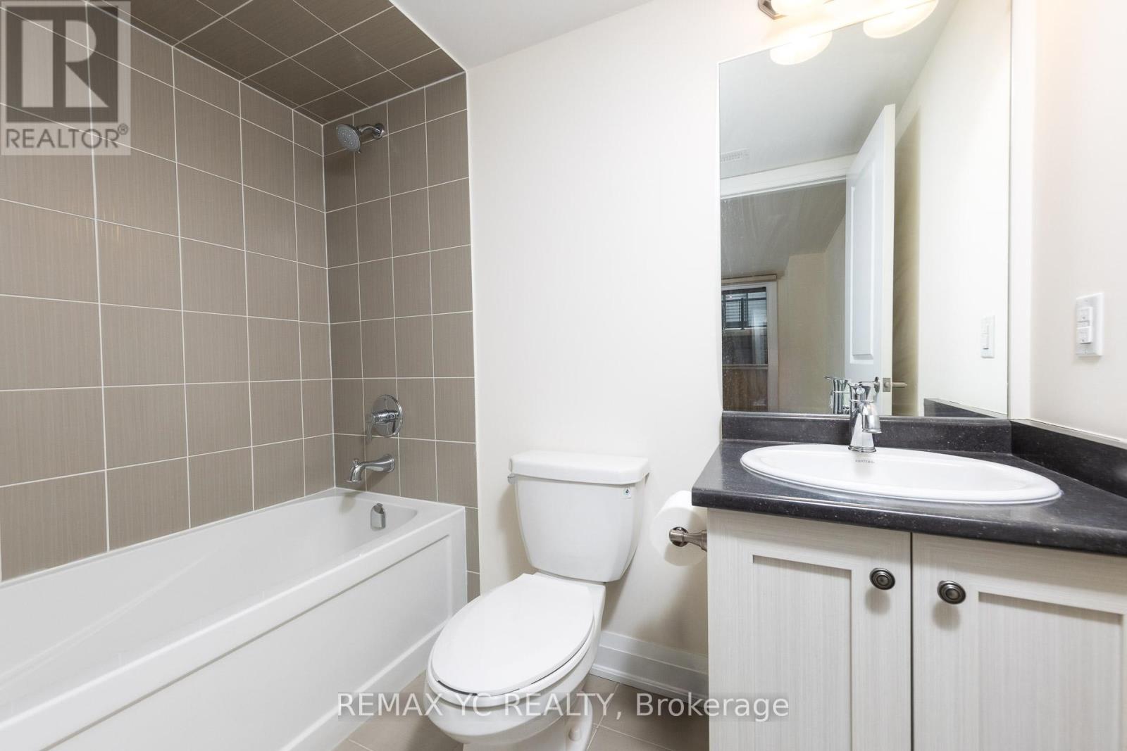 33 Duncombe Lane, Richmond Hill, Ontario  L4C 1C2 - Photo 35 - N12567088