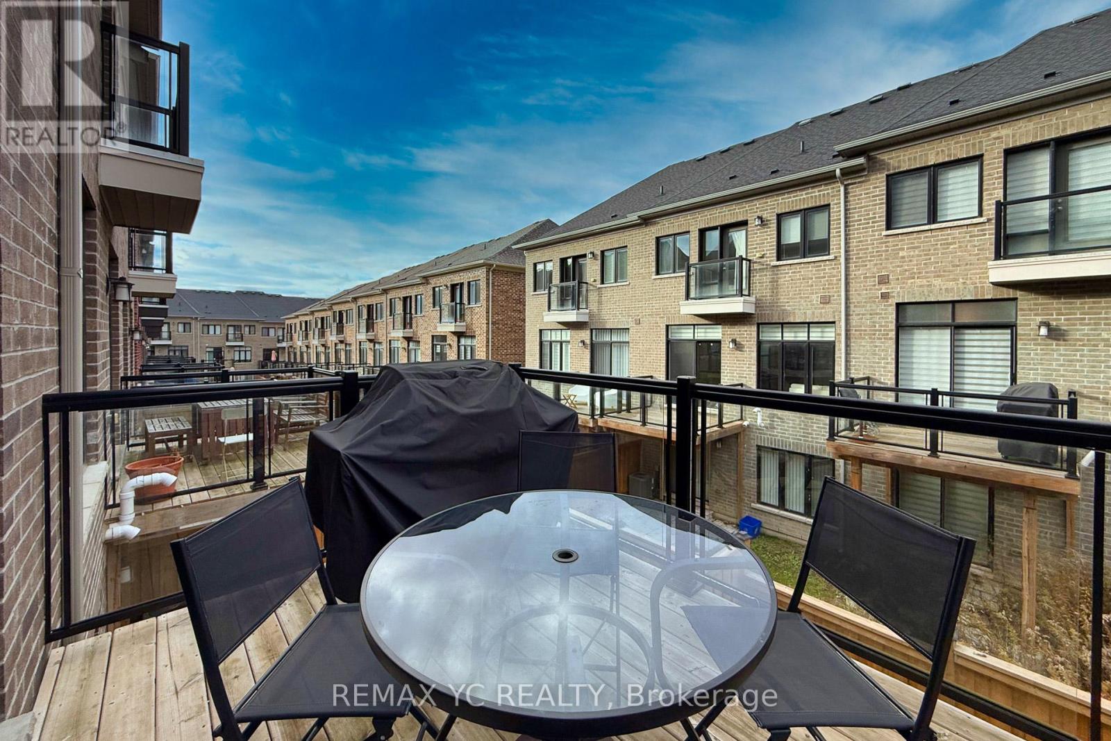 33 Duncombe Lane, Richmond Hill, Ontario  L4C 1C2 - Photo 37 - N12567088