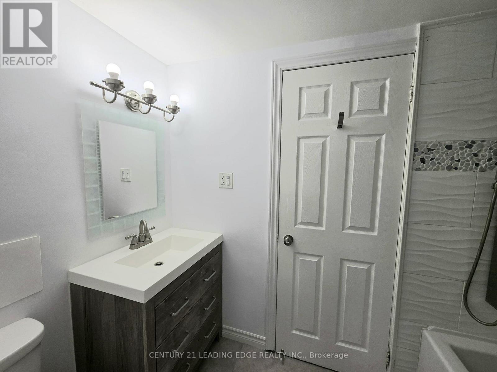 Bsmt - 276 Walter Drive, Georgina, Ontario  L4P 3A7 - Photo 13 - N12567096