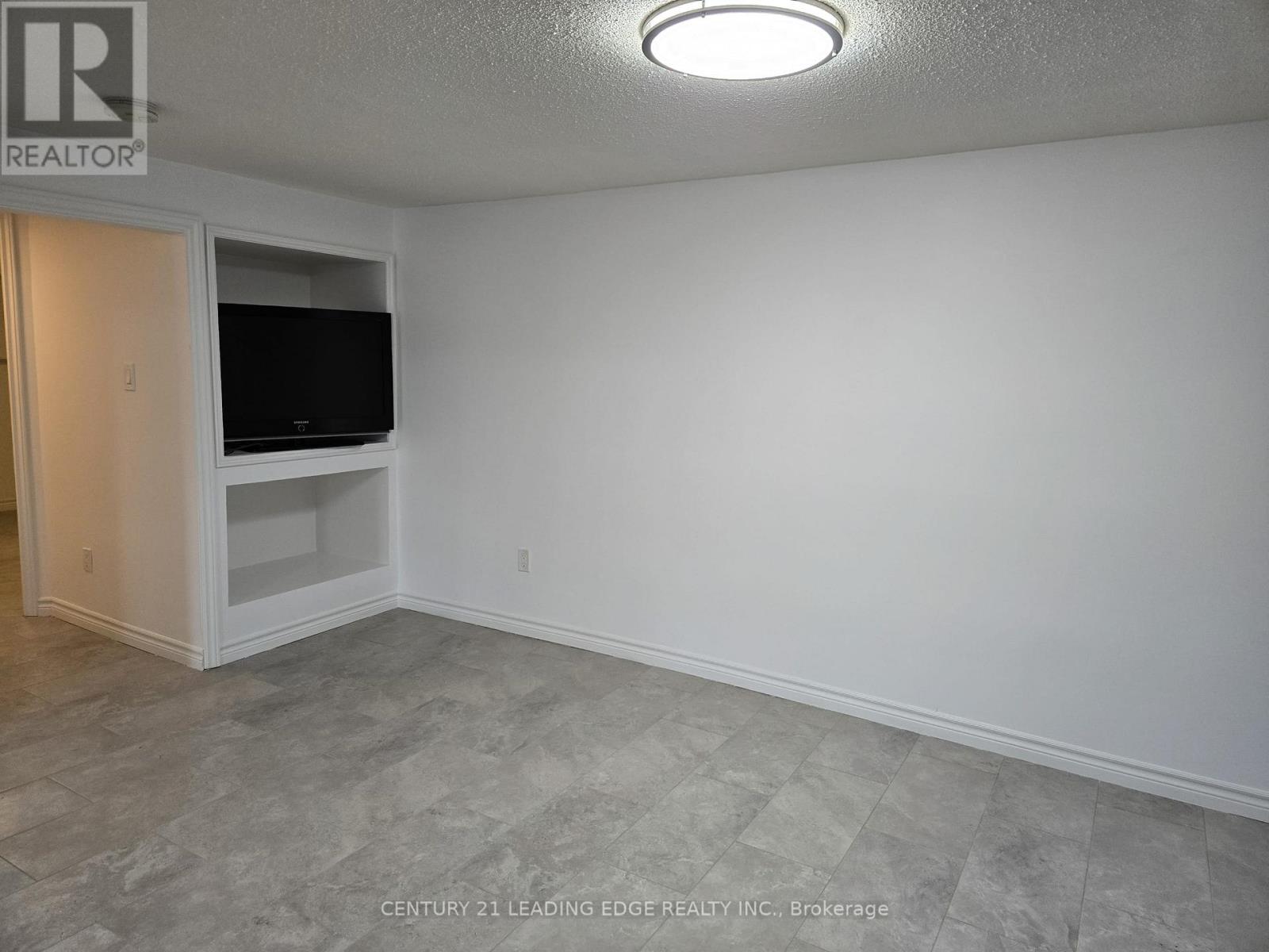 Bsmt - 276 Walter Drive, Georgina, Ontario  L4P 3A7 - Photo 16 - N12567096