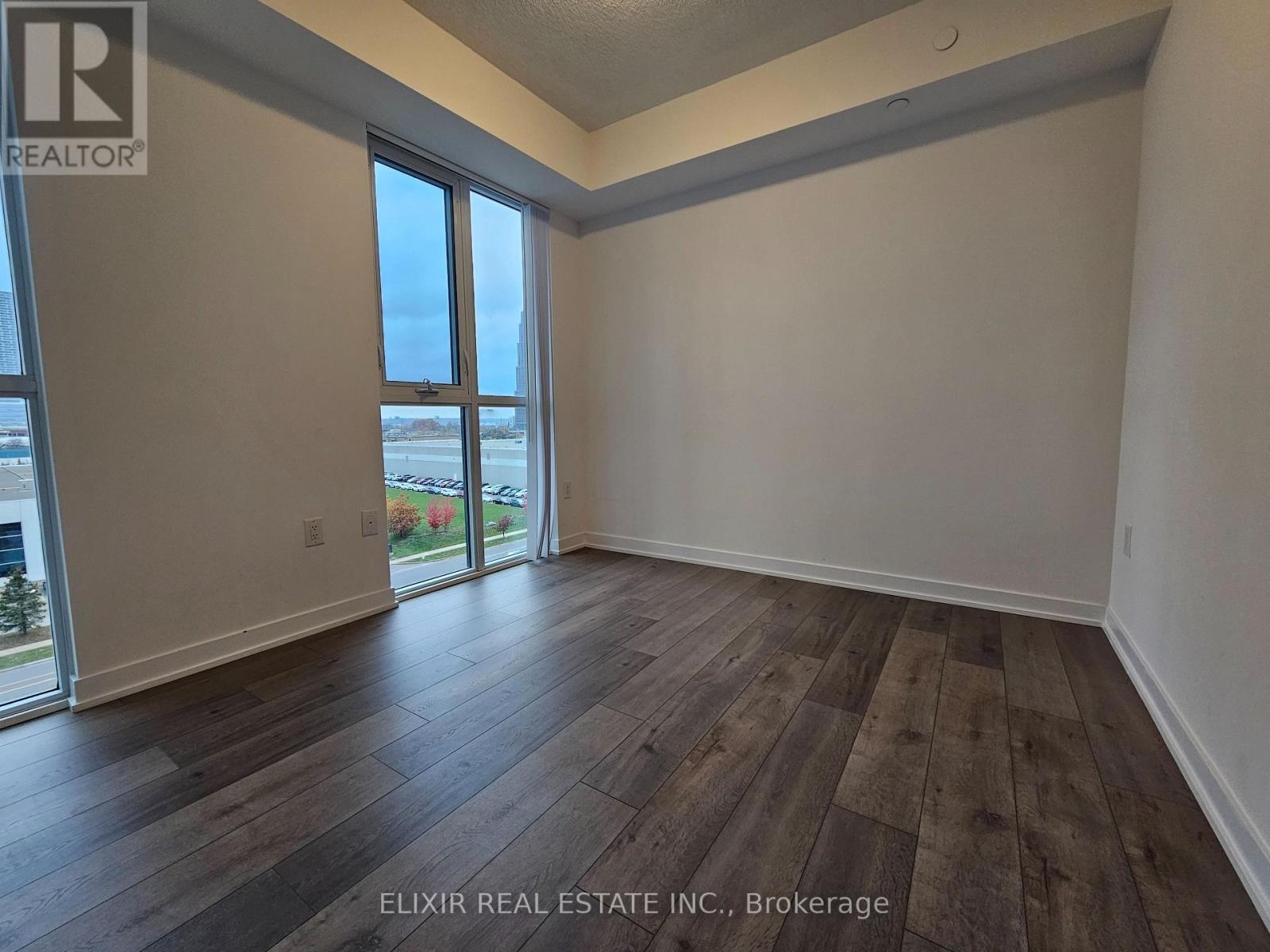 607 - 60 Honeycrisp Crescent E, Vaughan, Ontario  L4K 5Z8 - Photo 10 - N12567106