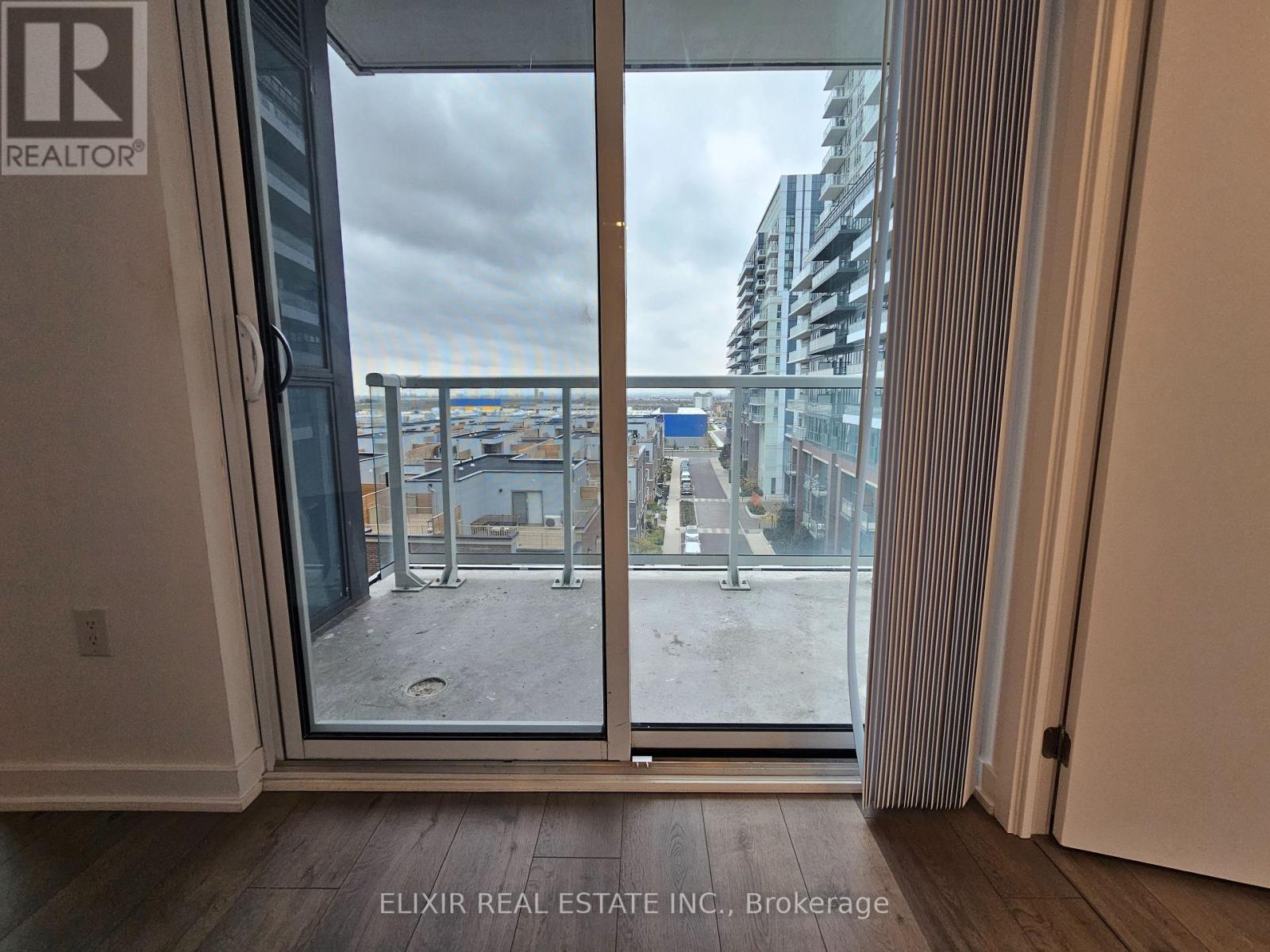 607 - 60 Honeycrisp Crescent E, Vaughan, Ontario  L4K 5Z8 - Photo 11 - N12567106