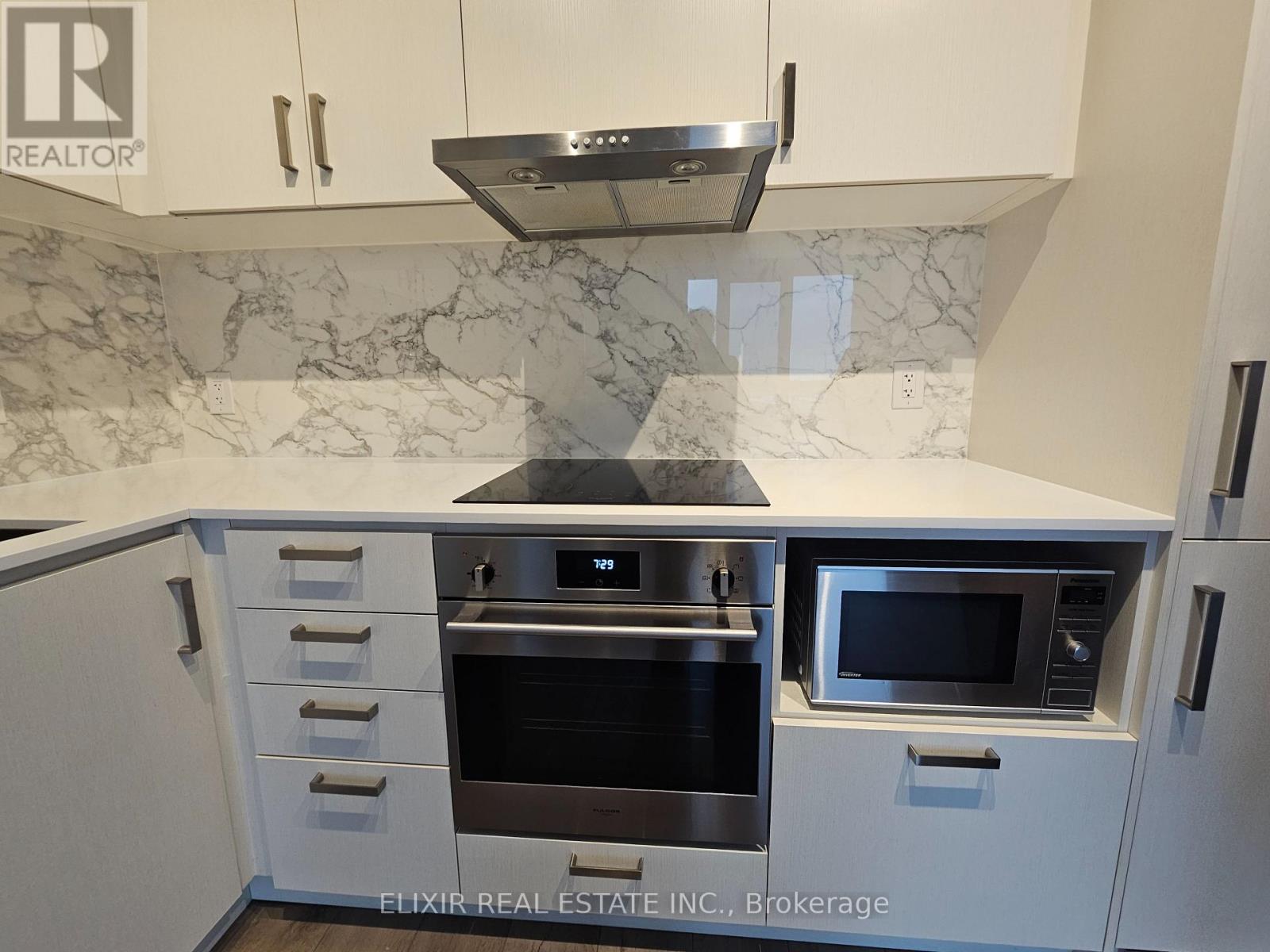 607 - 60 Honeycrisp Crescent E, Vaughan, Ontario  L4K 5Z8 - Photo 8 - N12567106