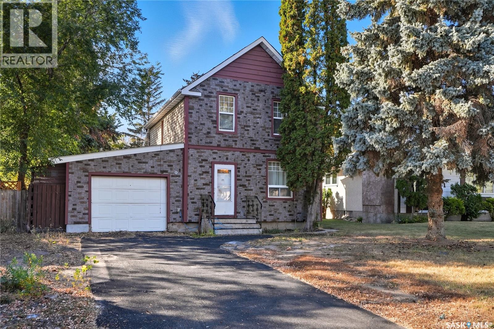 305 M Avenue N, Saskatoon, Saskatchewan  S7L 2S4 - Photo 2 - SK024500