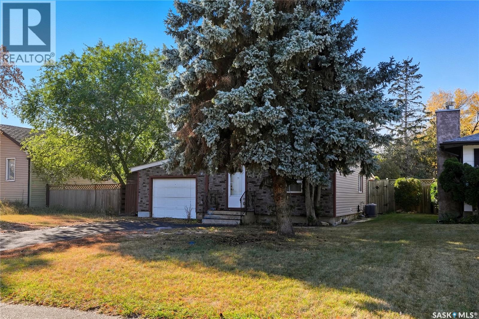 305 M Avenue N, Saskatoon, Saskatchewan  S7L 2S4 - Photo 3 - SK024500