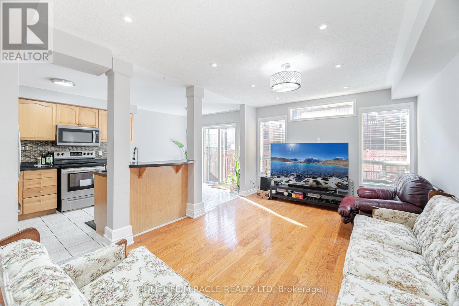 81 Vessel Crescent, Toronto, Ontario  M1C 5K6 - Photo 8 - E12544468