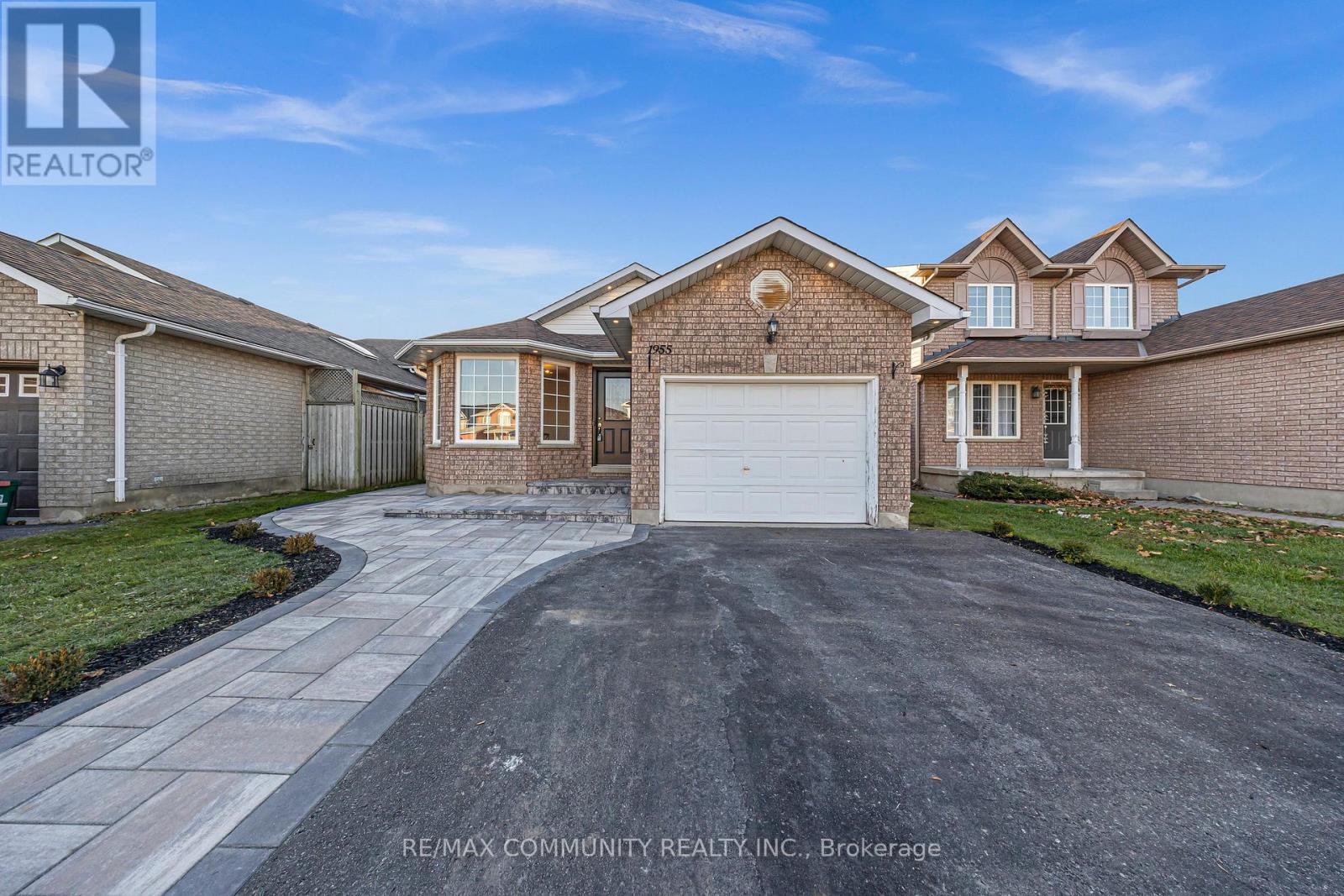 1955 DALHOUSIE CRESCENT, Oshawa, Ontario