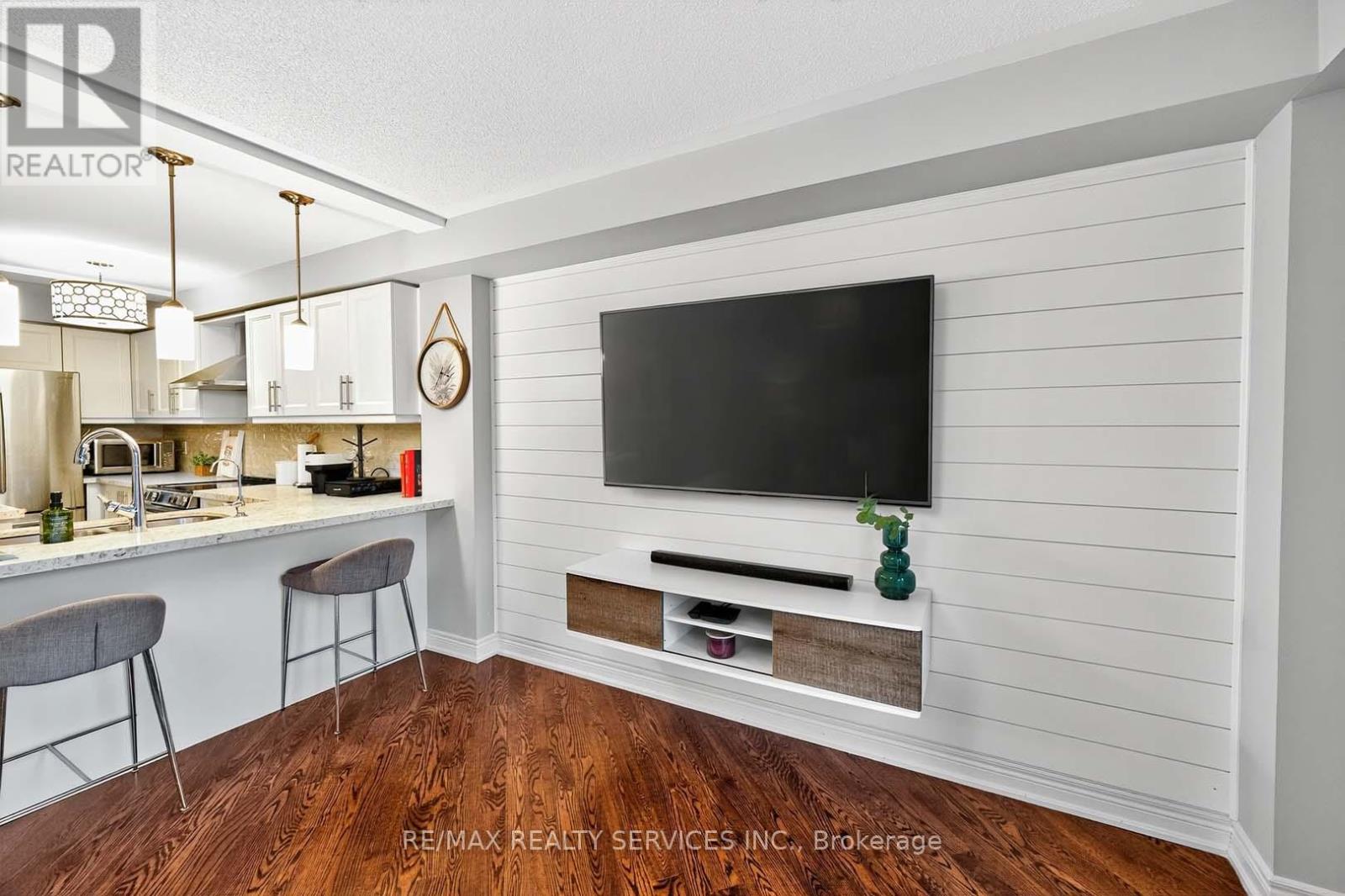 142 Marycroft Court, Brampton, Ontario  L7A 2G3 - Photo 10 - W12567044