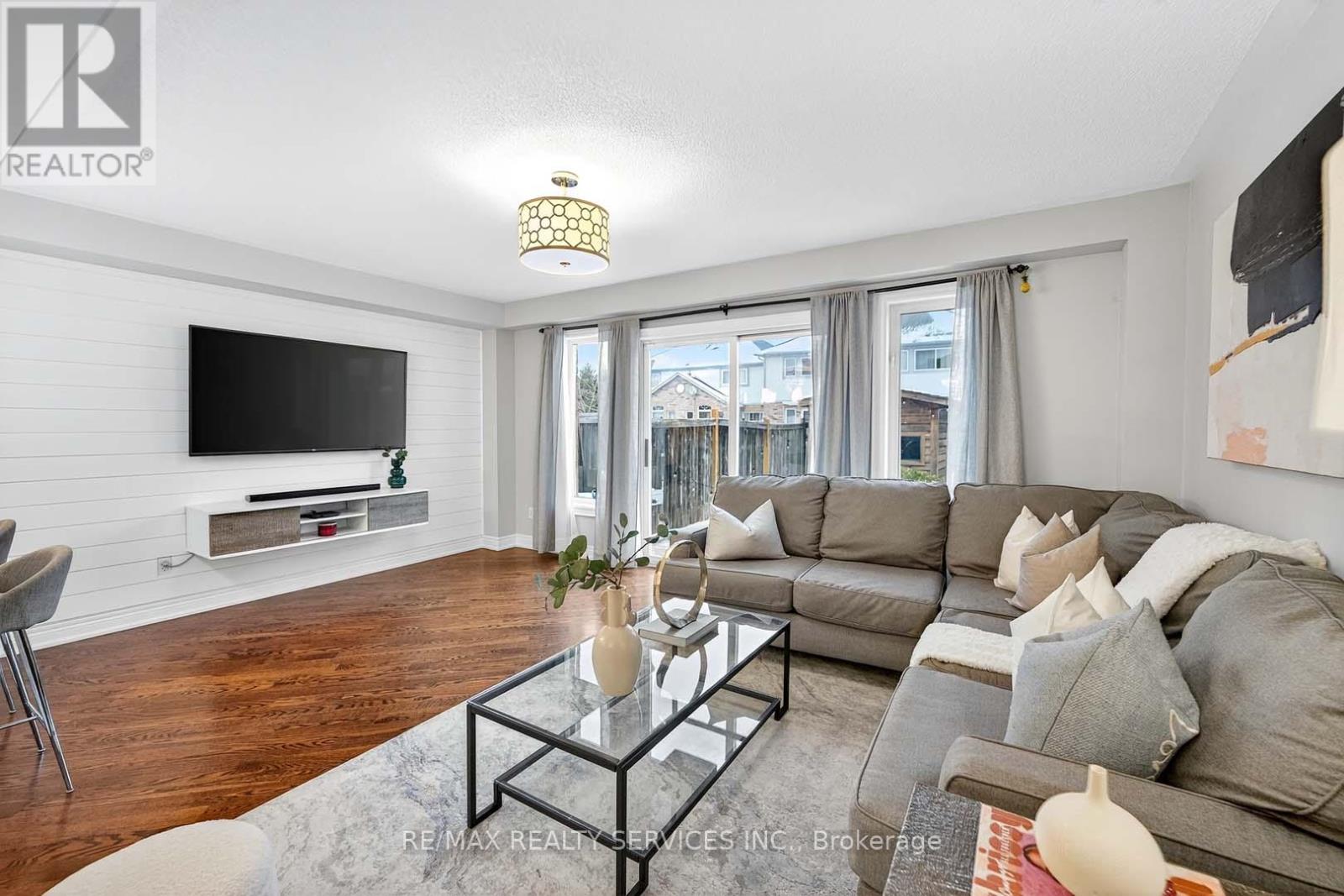 142 Marycroft Court, Brampton, Ontario  L7A 2G3 - Photo 6 - W12567044