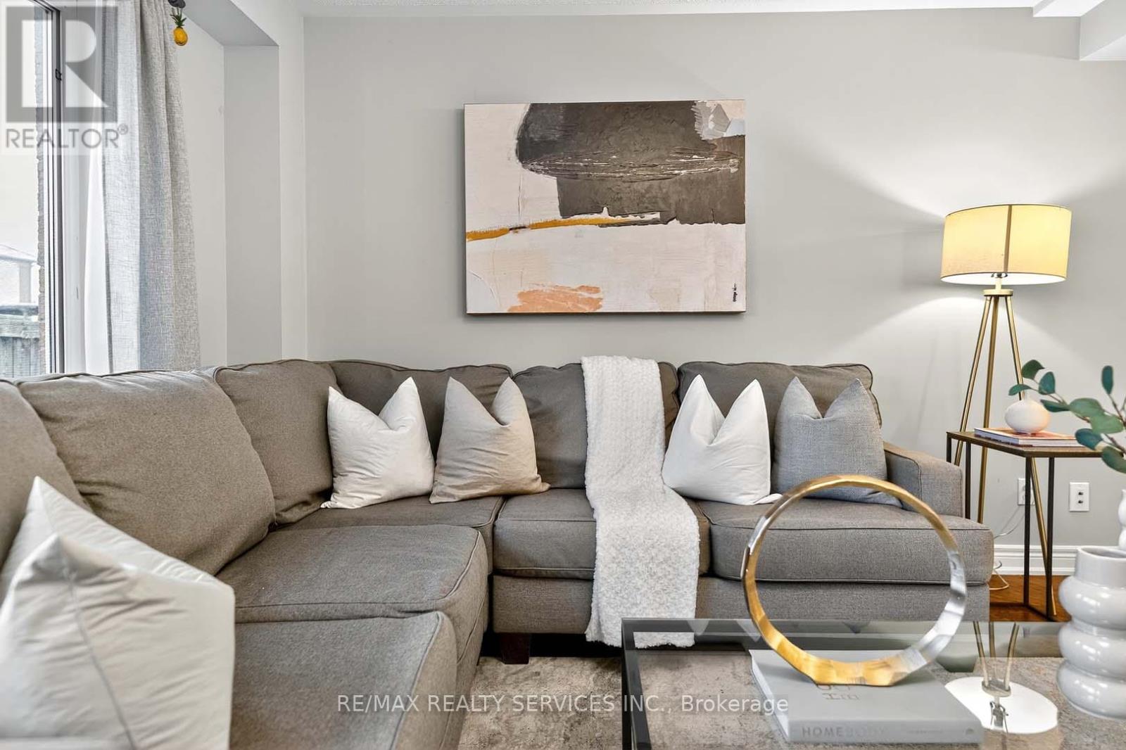 142 Marycroft Court, Brampton, Ontario  L7A 2G3 - Photo 8 - W12567044