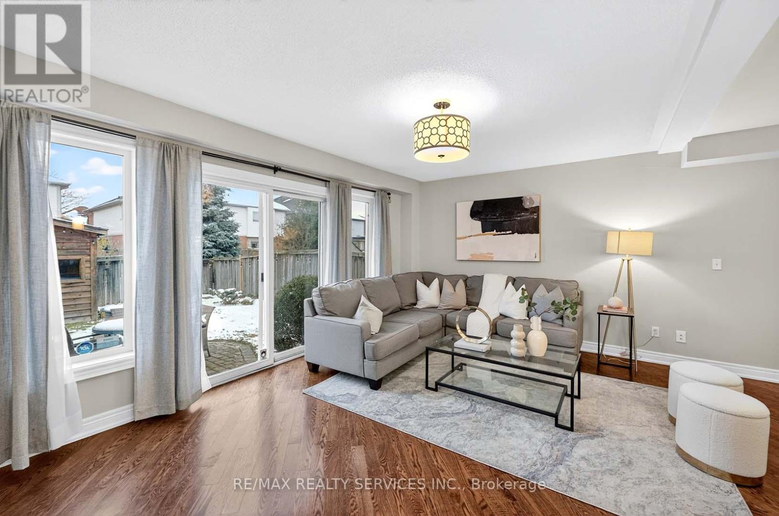 142 Marycroft Court, Brampton, Ontario  L7A 2G3 - Photo 9 - W12567044