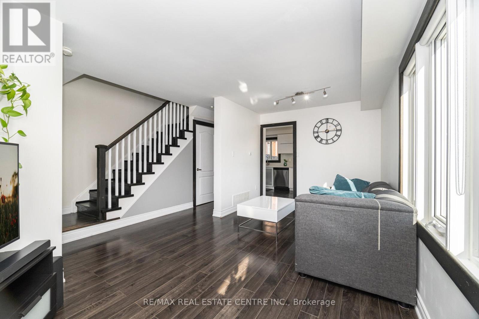 6835 Dillingwood Drive, Mississauga, Ontario  L5N 6Z9 - Photo 14 - W12567062