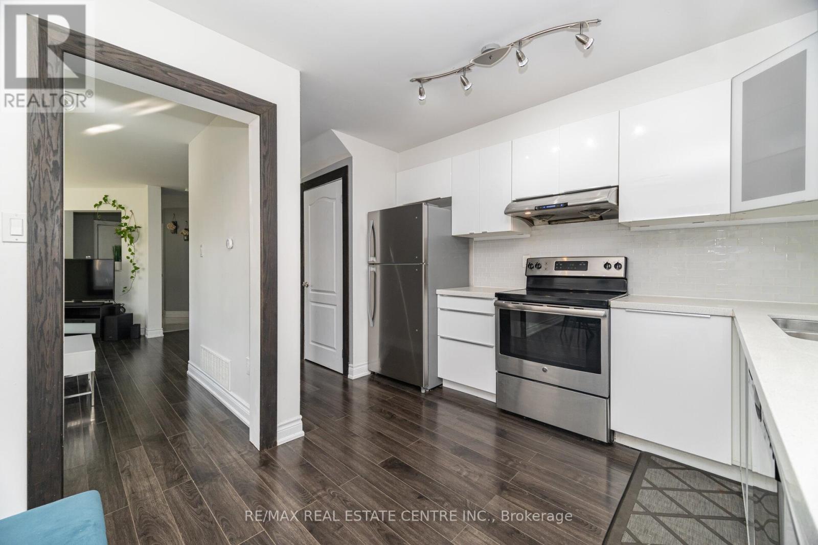 6835 Dillingwood Drive, Mississauga, Ontario  L5N 6Z9 - Photo 19 - W12567062