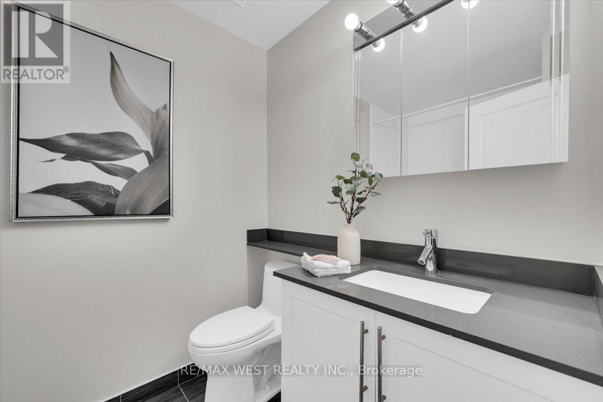 1011 - 1 Michael Power Place, Toronto, Ontario  M9A 0A1 - Photo 17 - W12567074