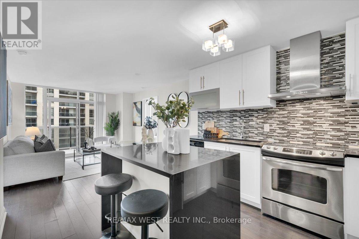 1011 - 1 Michael Power Place, Toronto, Ontario  M9A 0A1 - Photo 2 - W12567074