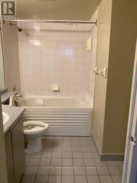 313 - 6 Humberline Drive, Toronto, Ontario  M9W 6X8 - Photo 8 - W12567082