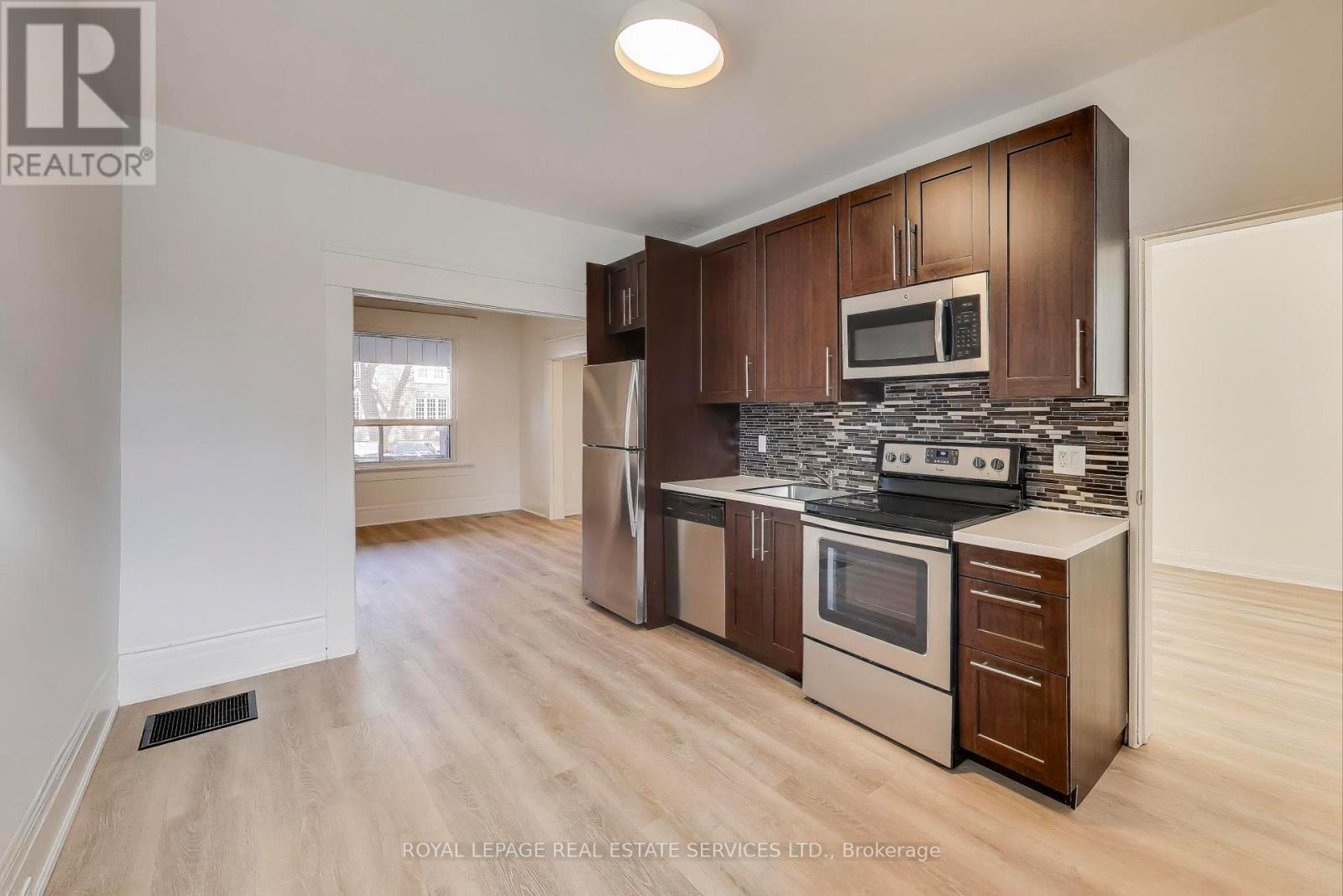 Main - 71 Vernon Street, Toronto, Ontario  M6P 1S9 - Photo 11 - W12567142