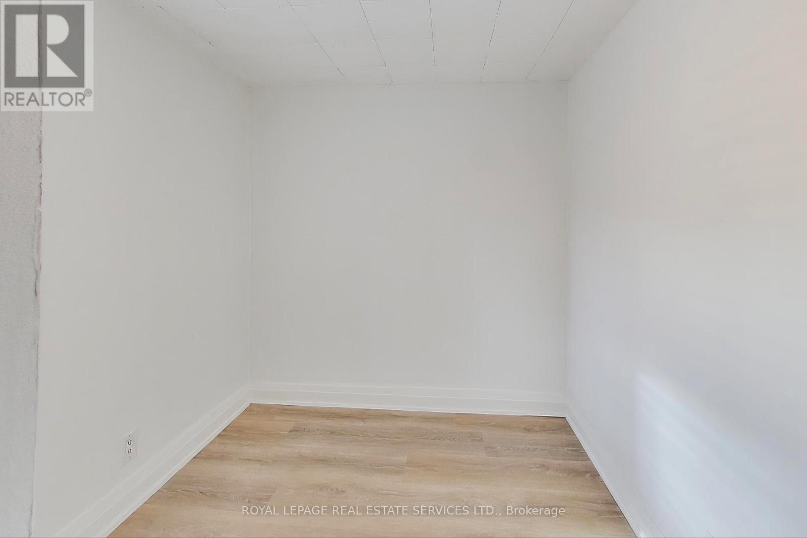 Main - 71 Vernon Street, Toronto, Ontario  M6P 1S9 - Photo 17 - W12567142