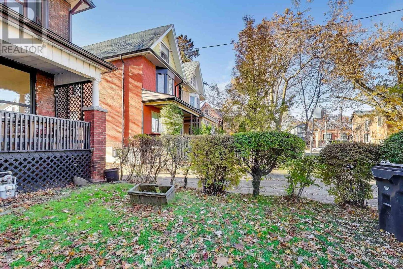 Main - 71 Vernon Street, Toronto, Ontario  M6P 1S9 - Photo 4 - W12567142