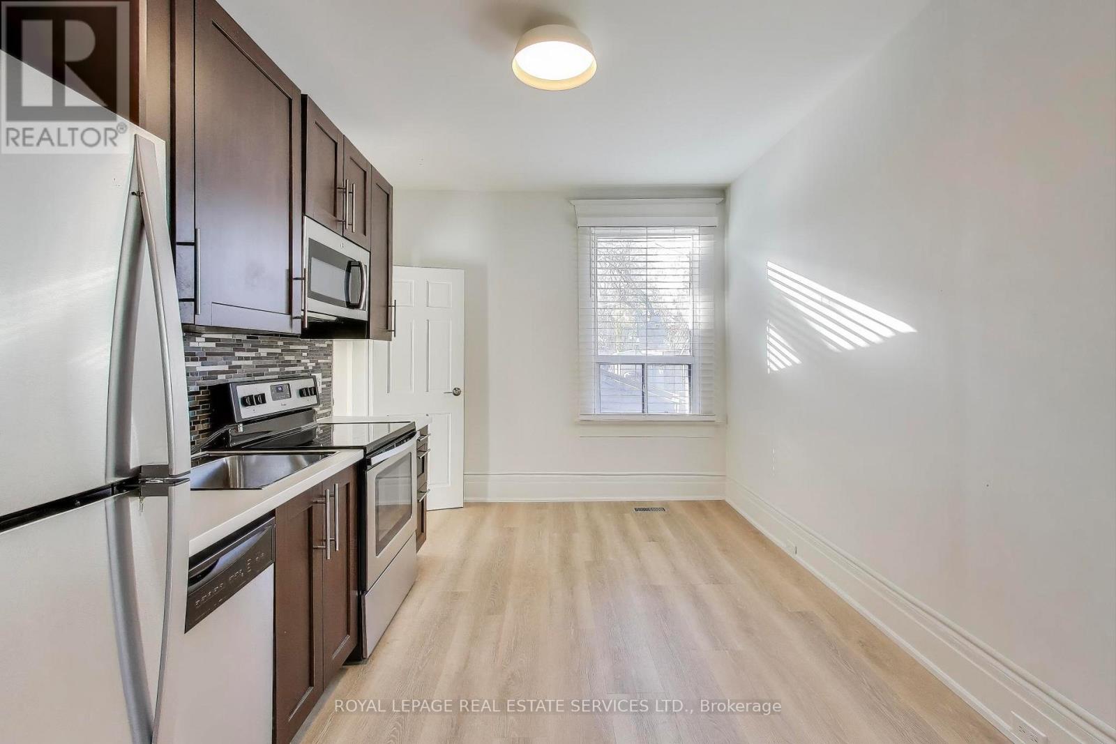 Main - 71 Vernon Street, Toronto, Ontario  M6P 1S9 - Photo 9 - W12567142