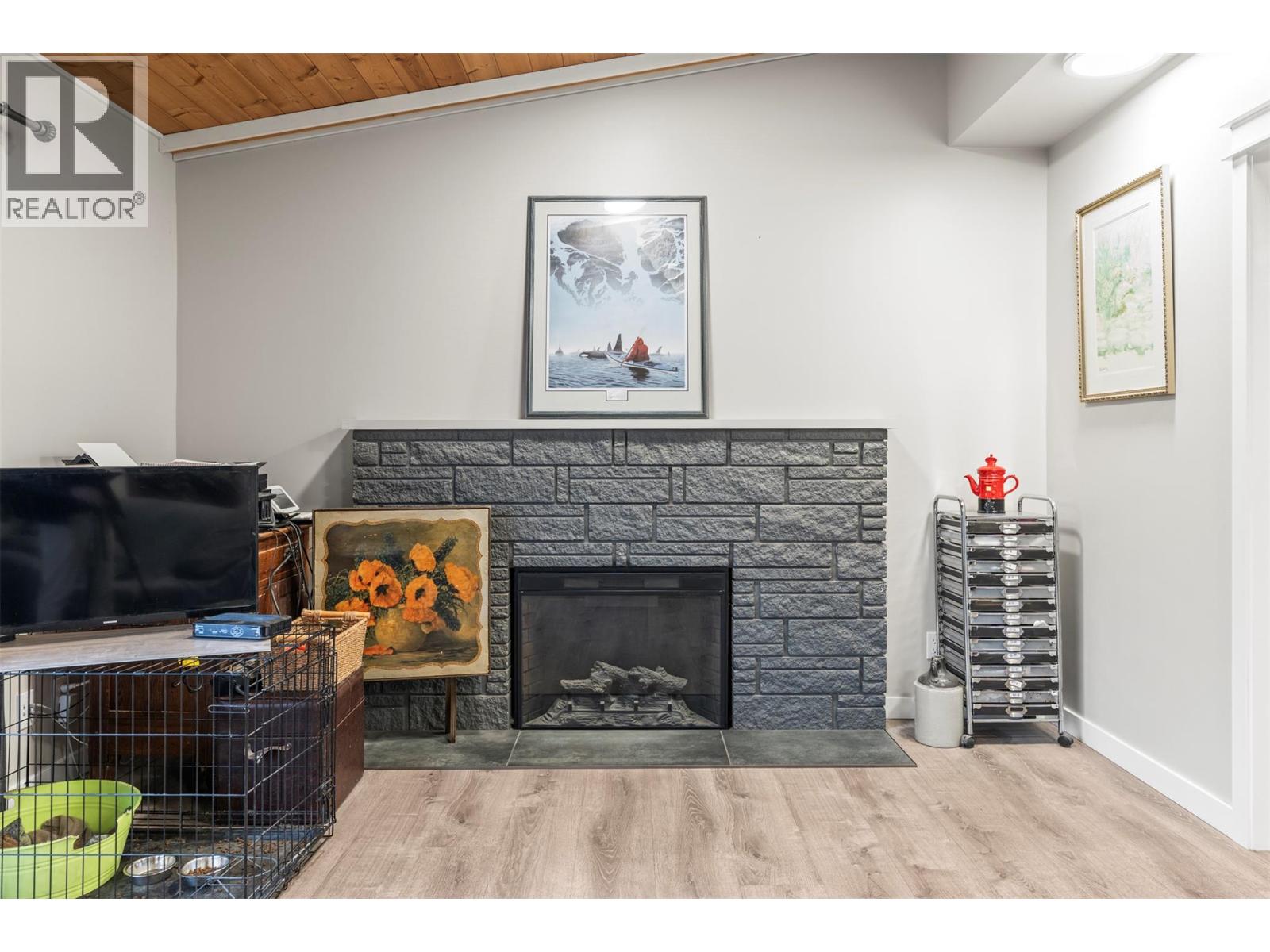 12003 Kidston Road, Coldstream, British Columbia  V1B 1S7 - Photo 3 - 10369597