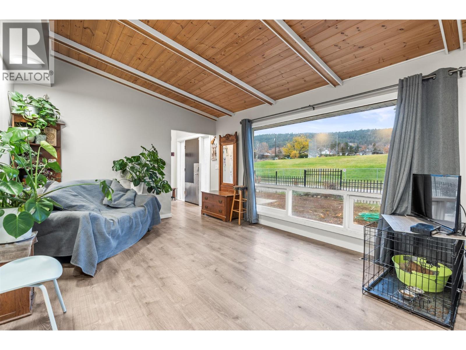 12003 Kidston Road, Coldstream, British Columbia  V1B 1S7 - Photo 4 - 10369597