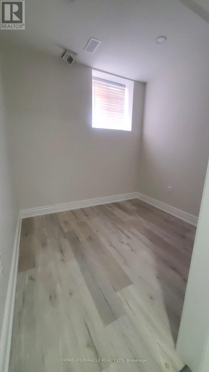 Bsmt - 26 Westfield Crescent, Hamilton, Ontario  L8B 1Y1 - Photo 4 - X12386302