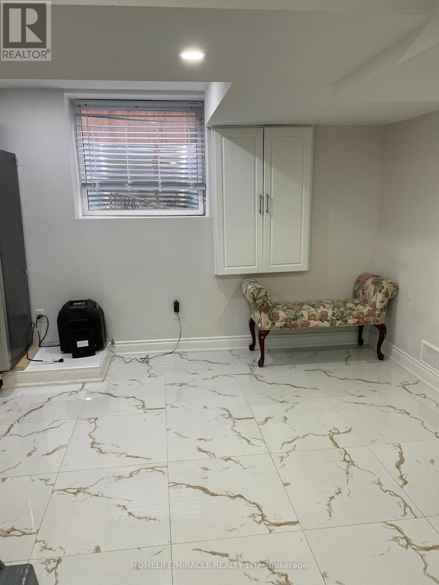 Bsmt - 26 Westfield Crescent, Hamilton, Ontario  L8B 1Y1 - Photo 2 - X12386302