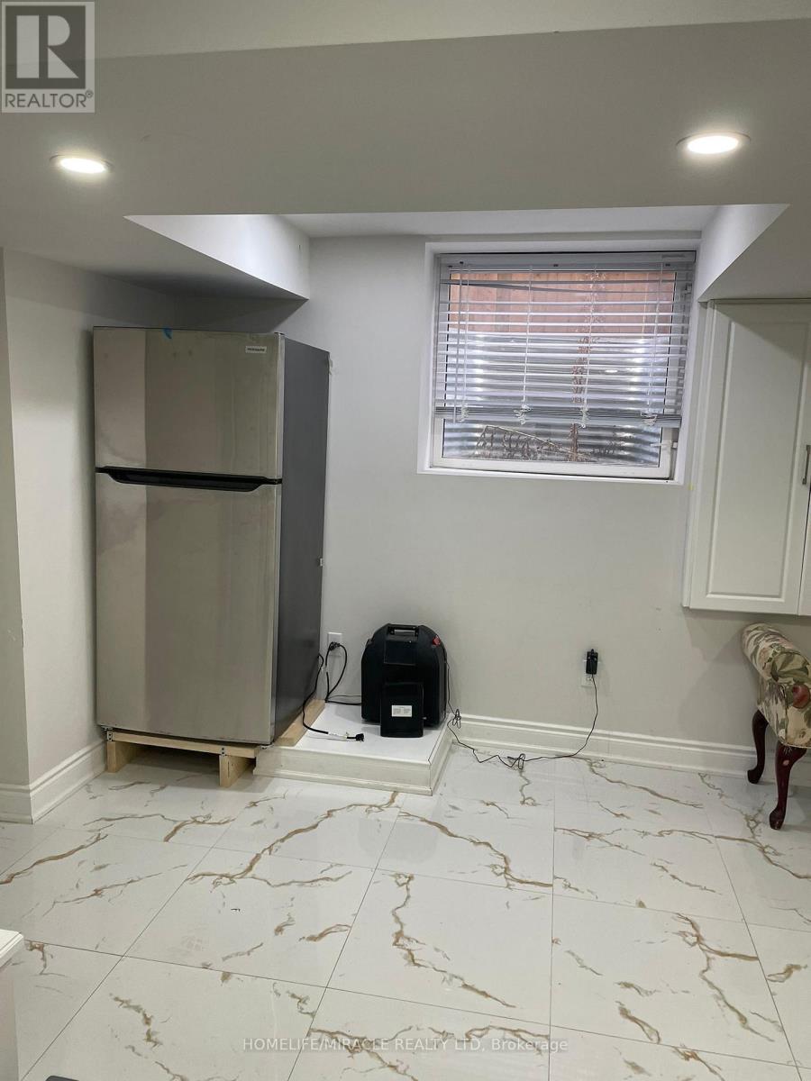 Bsmt - 26 Westfield Crescent, Hamilton, Ontario  L8B 1Y1 - Photo 7 - X12386302